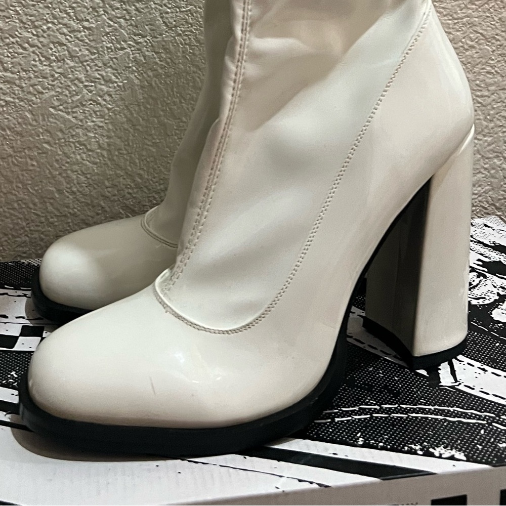 PrettyLittleThing Patent White Heeled Boots